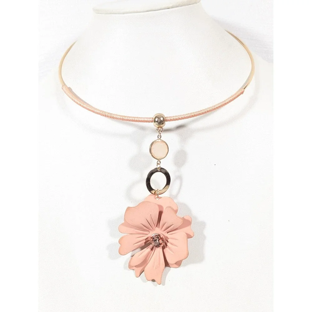 Cato Peach Flower Pendant Necklace 20